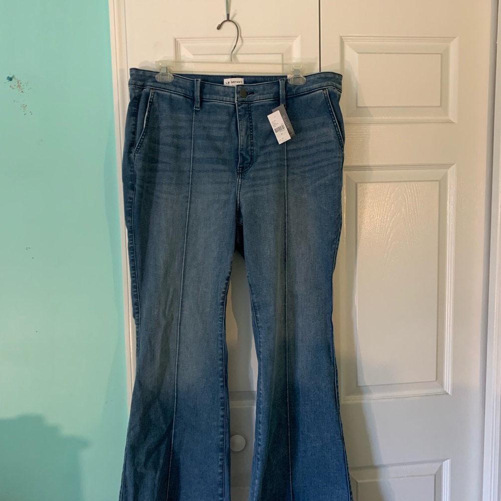 Lane Bryant Signature Fit, High-Rise, Flare Wide Leg Jeans - Blue